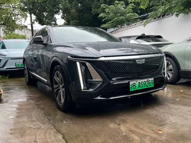 Cadillac Lyriq — Фото автомобиля 3