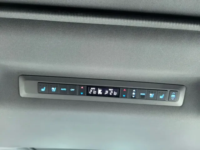 Toyota Sienna — Фото автомобиля 12