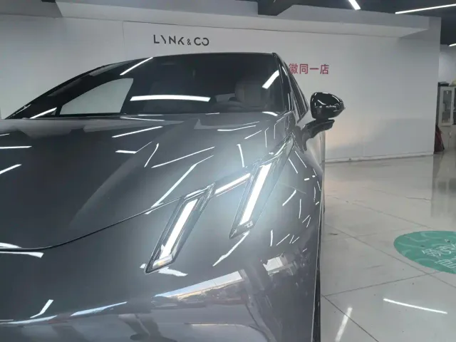 Lynk & Co Z20 — Фото автомобиля 14