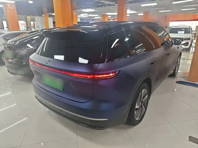 Nio ES8 — Фото автомобиля 6