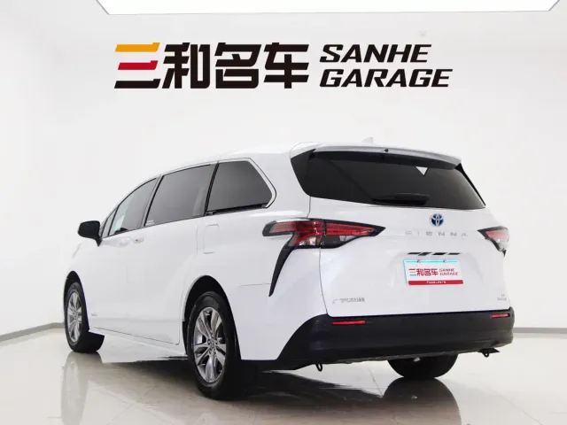 Toyota Sienna — Фото автомобиля 5