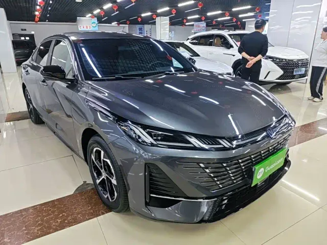 Changan Eado — Фото автомобиля 3