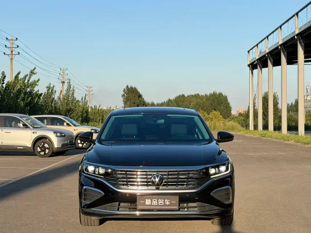 Volkswagen Passat — Фото автомобиля 2