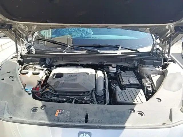 Roewe RX5 — Фото автомобиля 19