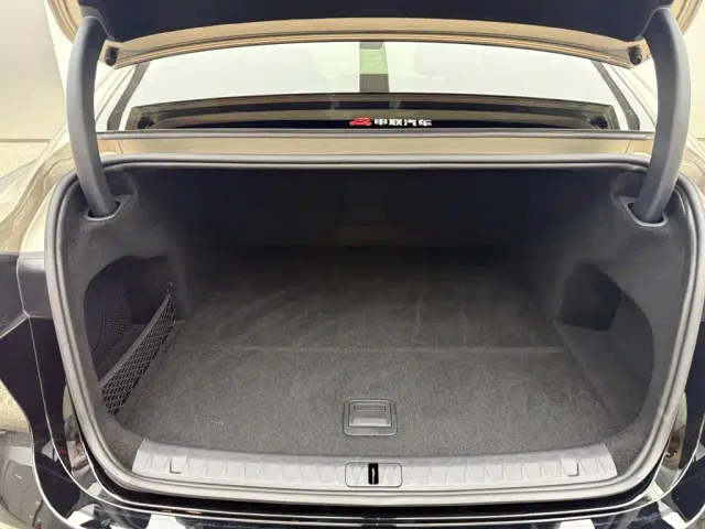Voyah Auto VOYAH Zhuiguang L 2025 Mid-configuration Model — Фото автомобиля 6