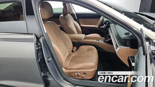 Hyundai Grandeur Grandeur (GN7) 2.5 Бензин 2WD — Фото автомобиля 26