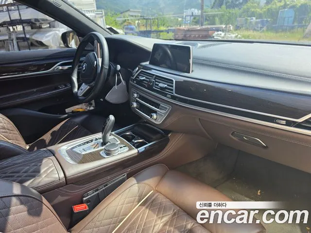 BMW 7 Series — Фото автомобиля 6
