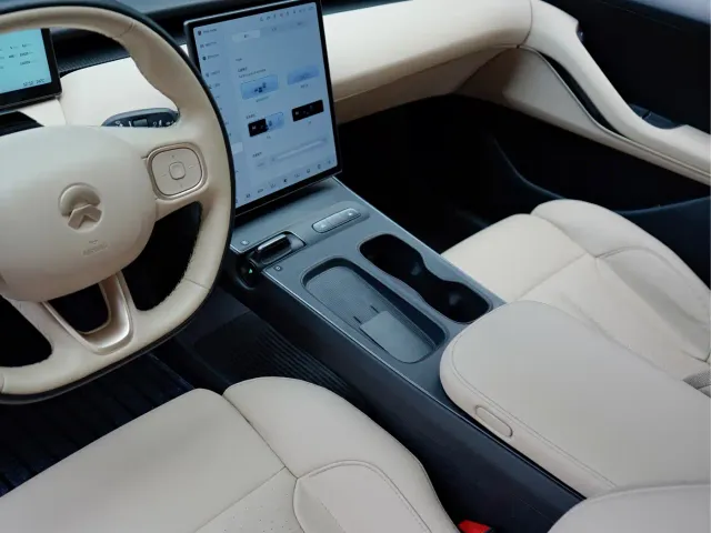 Nio ET5 — Фото автомобиля 12