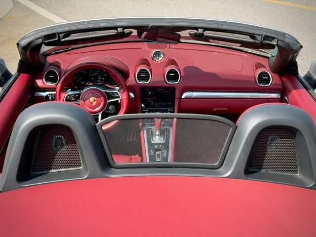 Porsche 718 — Фото автомобиля 12