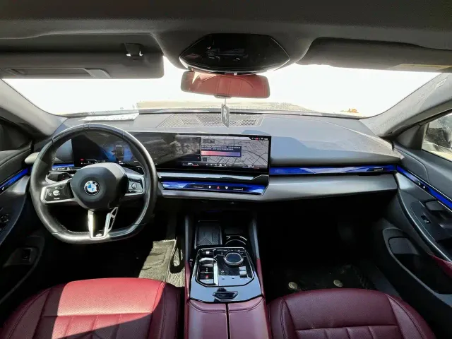 BMW 5 Series — Фото автомобиля 10