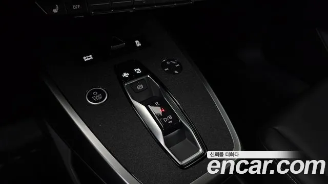 Audi Q4 e-tron — Фото автомобиля 9