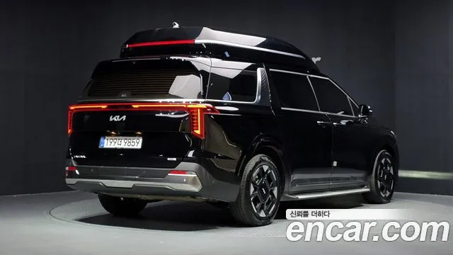 Kia Carnival Generation 4 — Фото автомобиля 2