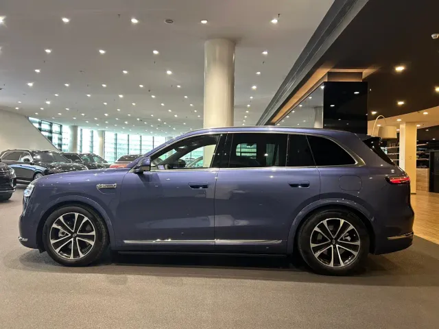 Aito M7 — Фото автомобиля 5