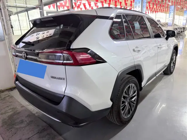 Toyota Wildlander — Фото автомобиля 17