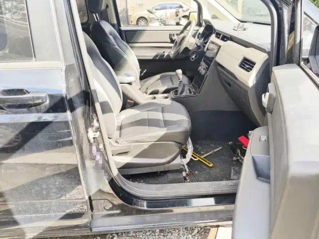 Wuling Zhengcheng — Фото автомобиля 13