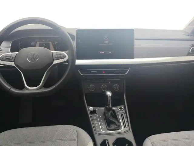 Volkswagen Lavida — Фото автомобиля 11