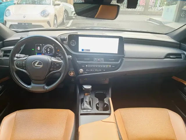 Lexus ES — Фото автомобиля 3