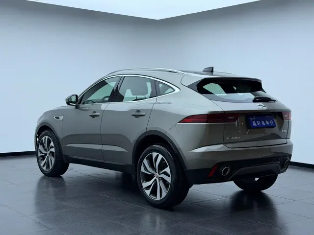 Jaguar E-PACE — Фото автомобиля 4