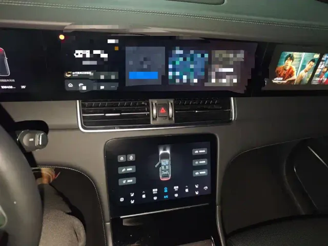 Li Auto ONE — Фото автомобиля 9