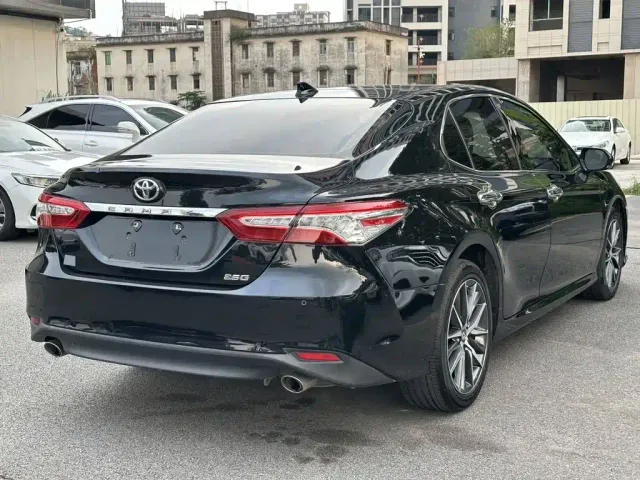 Toyota Camry 2021 2.5G Luxury Edition — Фото автомобиля 4