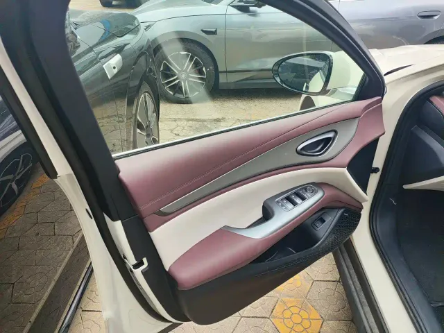 BYD Seal 07 DM-i — Фото автомобиля 8