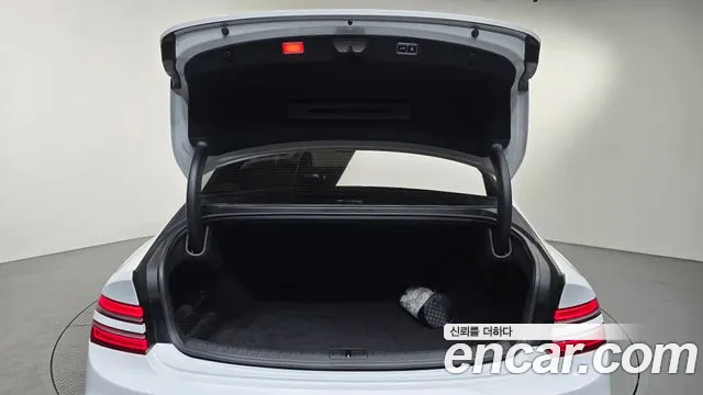 Genesis G80 Бензин 2.5 турбо AWD — Фото автомобиля 20