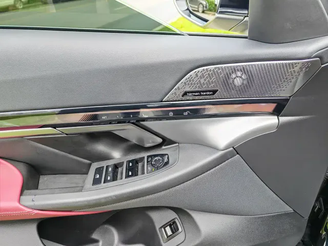 BMW 5 Series — Фото автомобиля 5