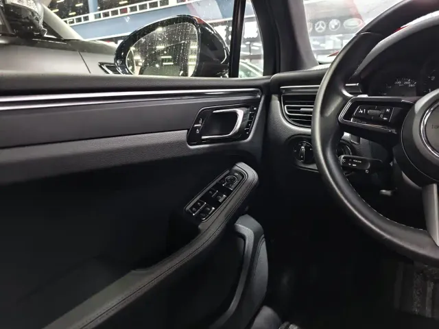 Porsche Macan — Фото автомобиля 16