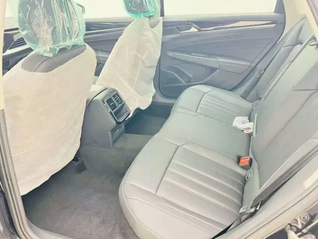 Volkswagen Passat — Фото автомобиля 12