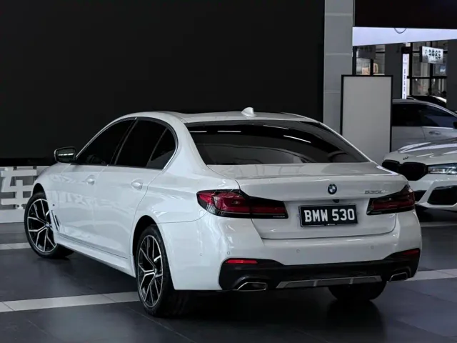 BMW 5 Series — Фото автомобиля 4