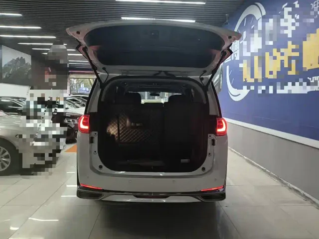 GAC Trumpchi M8 — Фото автомобиля 18
