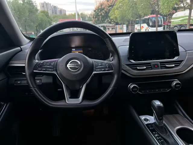 Nissan Teana — Фото автомобиля 10