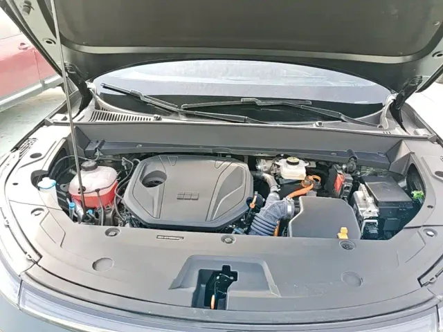 Geely Galaxy Starship 7 EM-i — Фото автомобиля 19