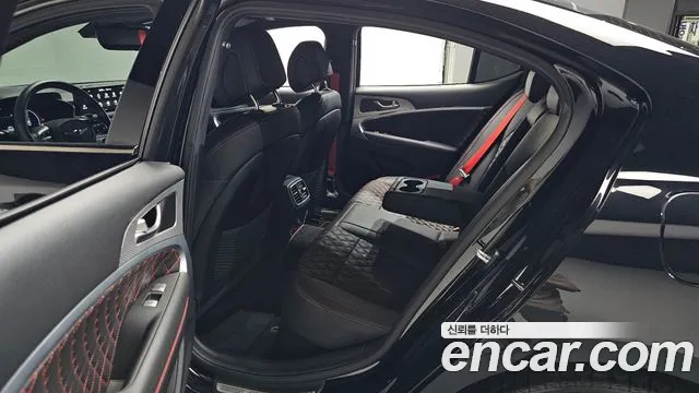 Genesis G70 New — Фото автомобиля 18