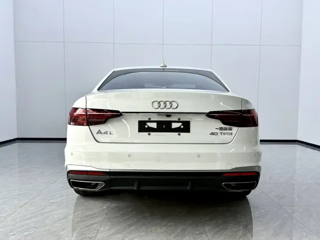 Audi A4L — Фото автомобиля 16