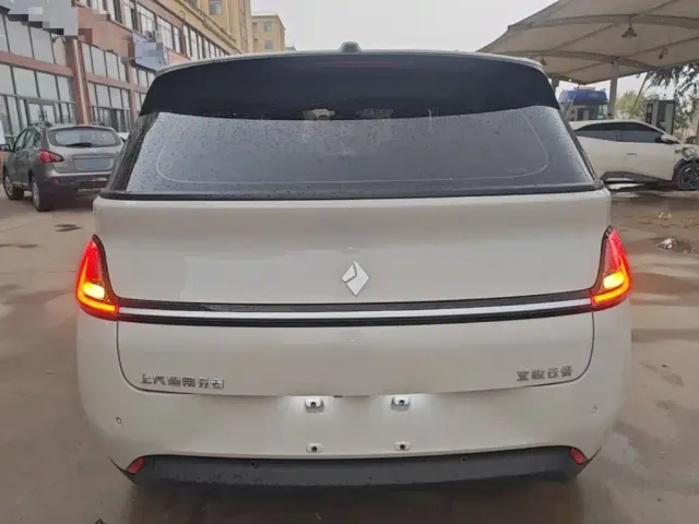 Baojun Cloud — Фото автомобиля 5