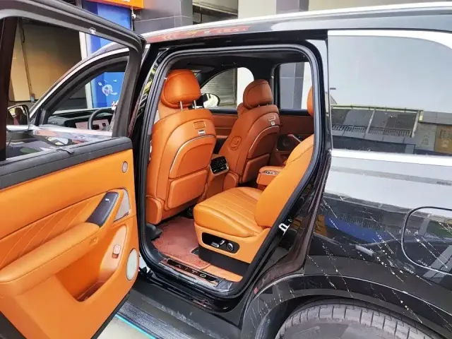 Aito M8 — Фото автомобиля 20