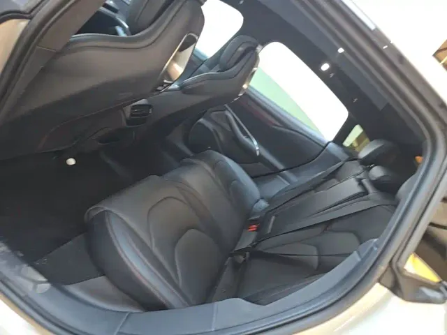 Xiaomi SU7 — Фото автомобиля 12