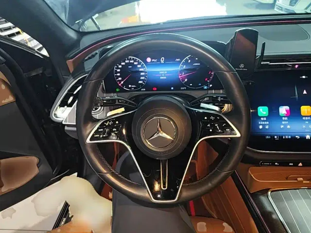 Mercedes-Benz E-Class — Фото автомобиля 6