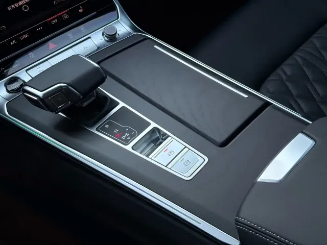 Audi A6L — Фото автомобиля 16