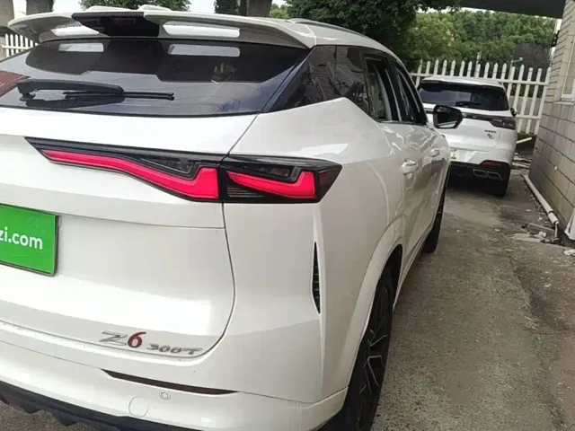Changan Z6 — Фото автомобиля 7
