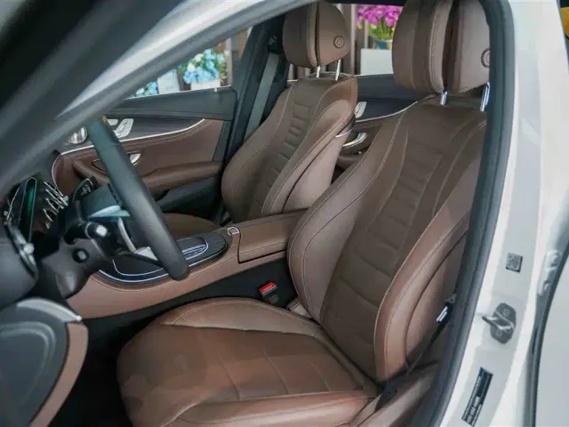 Mercedes-Benz E-Class — Фото автомобиля 9