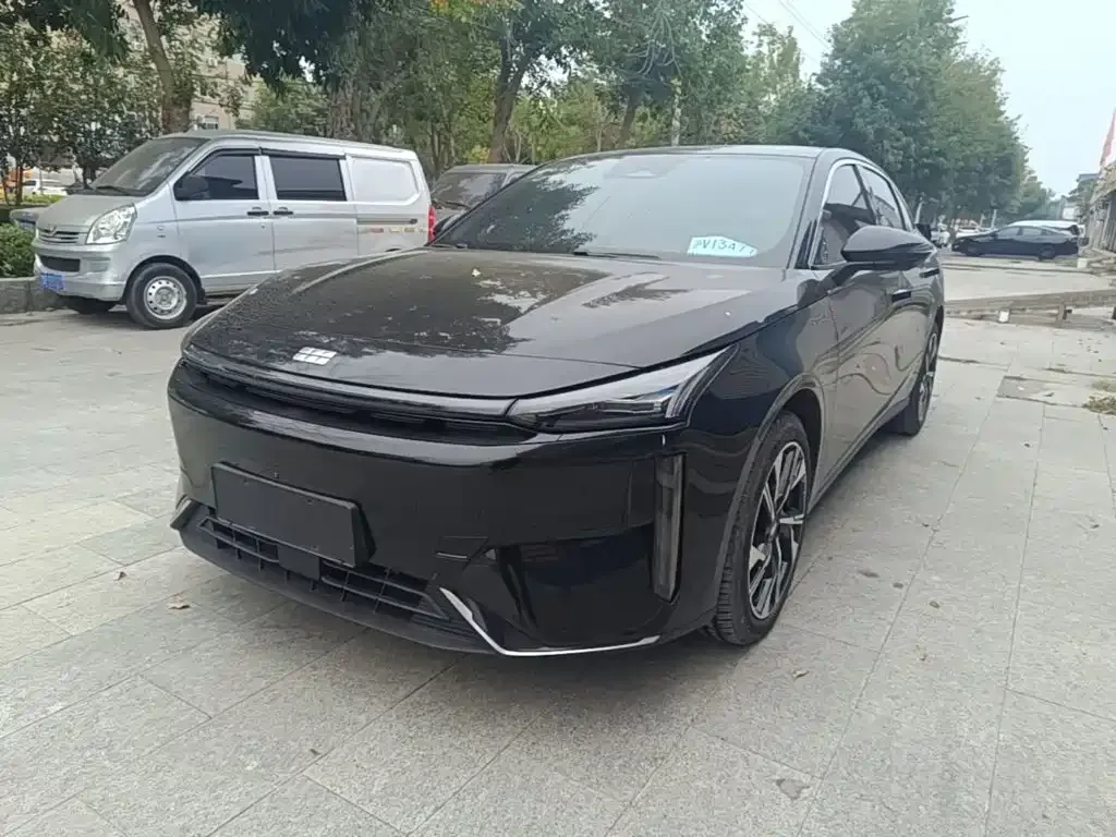 Фотография автомобиля — Geely Galaxy L6