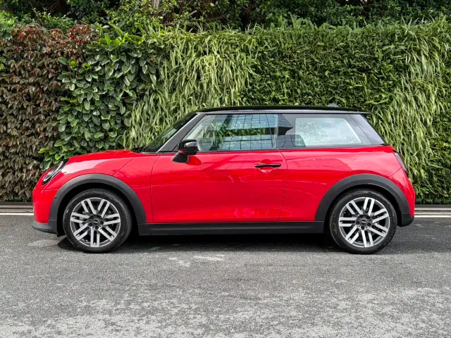 MINI Hatch — Фото автомобиля 3