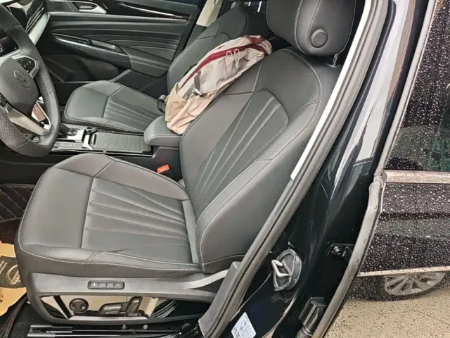 Volkswagen Passat — Фото автомобиля 14