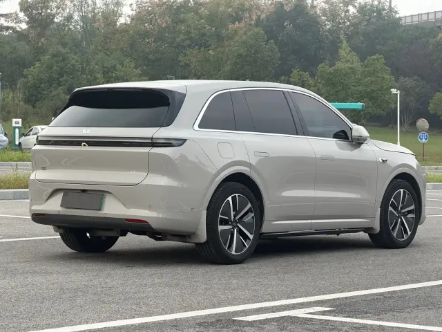 Li Auto L6 — Фото автомобиля 4