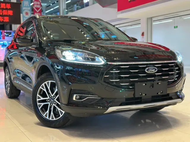 Ford Escape — Фото автомобиля 7