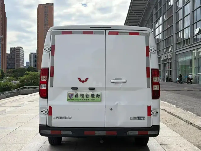 Wuling Yangguang — Фото автомобиля 6