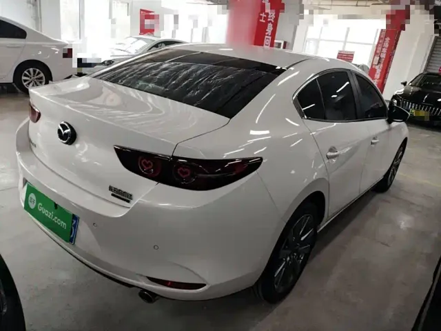 Mazda Axela — Фото автомобиля 6