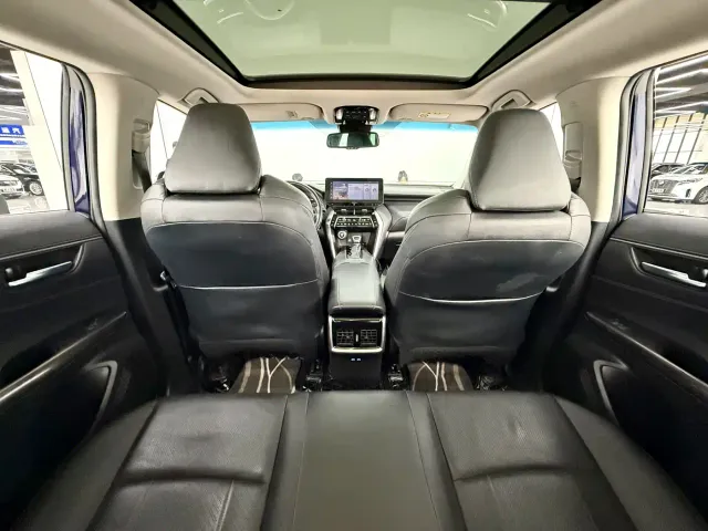 Toyota Harrier — Фото автомобиля 12